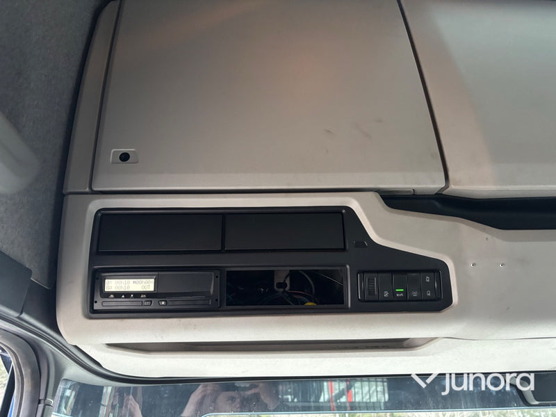 Timmerbil - Scania R650B6X4NB med kran