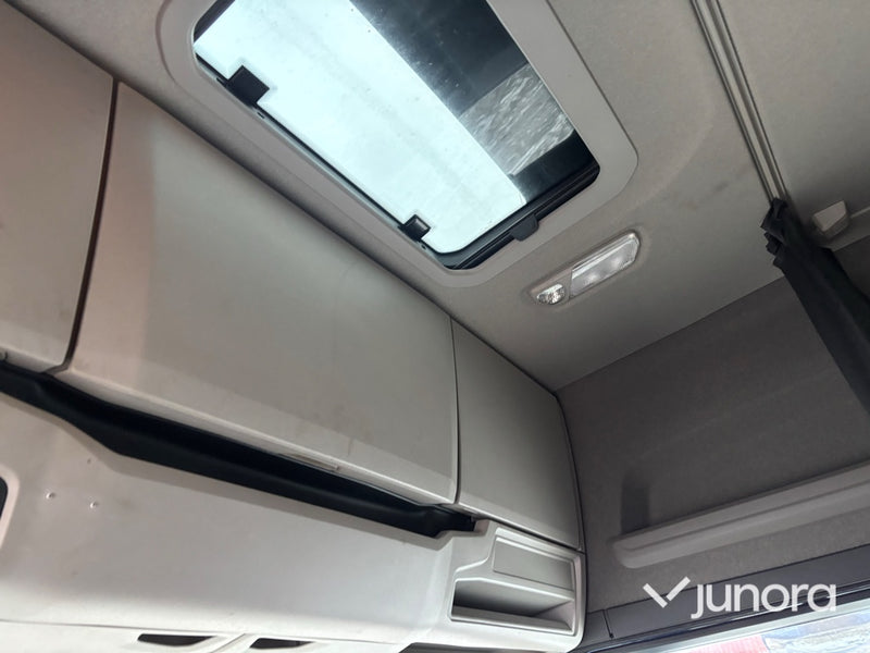 Timmerbil - Scania R650B6X4NB med kran