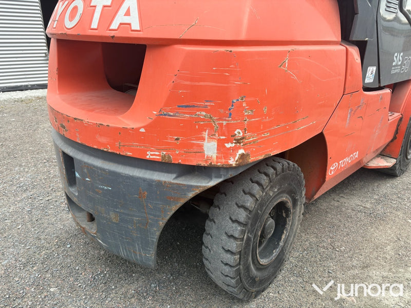 Toyota Tonero 42-7FDA50