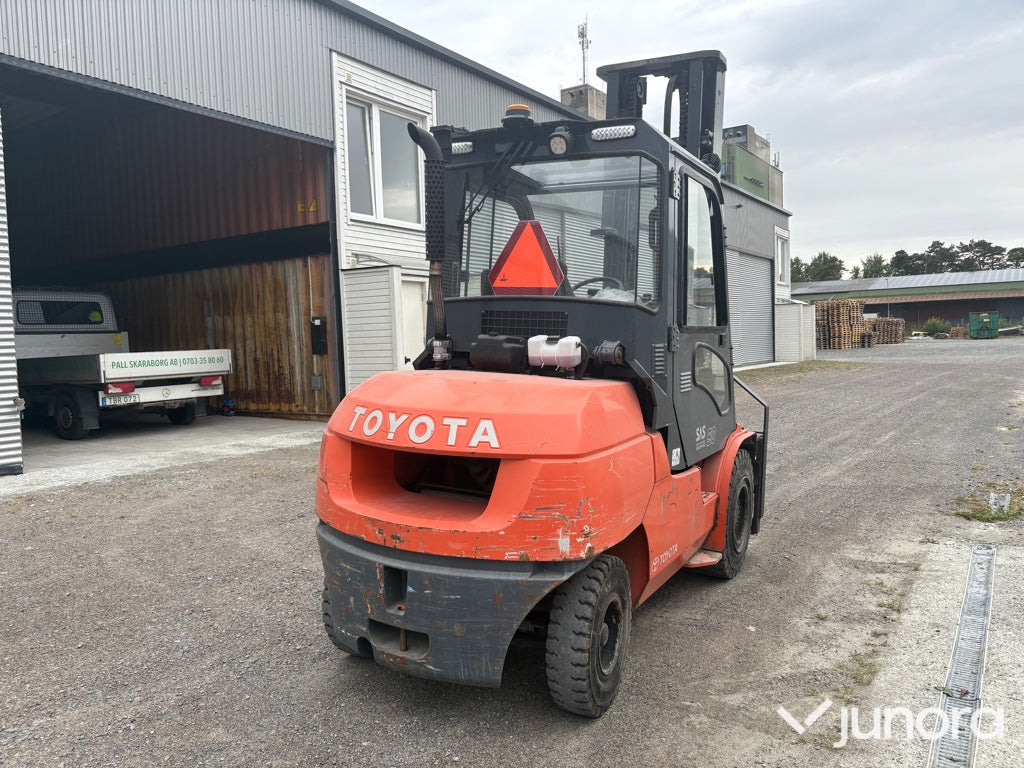 Motviktstruck - Toyota, Tonero 42-7FDA50