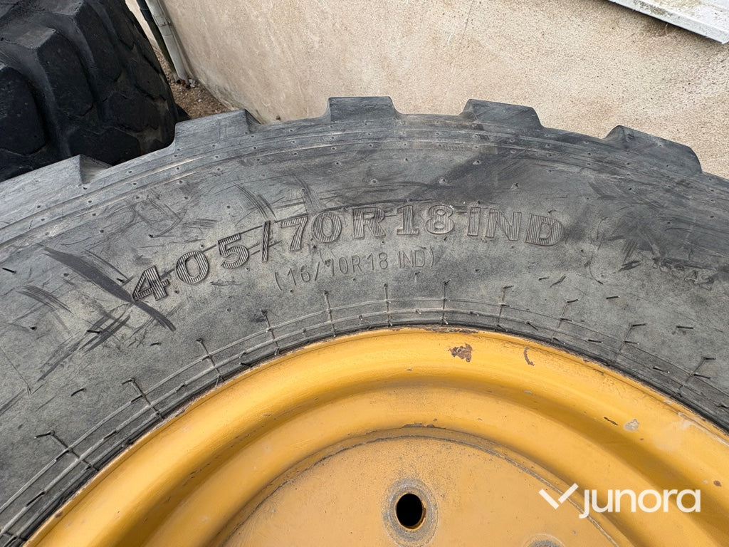 Entreprenaddäck - med fälg Alliance 405/70 R18