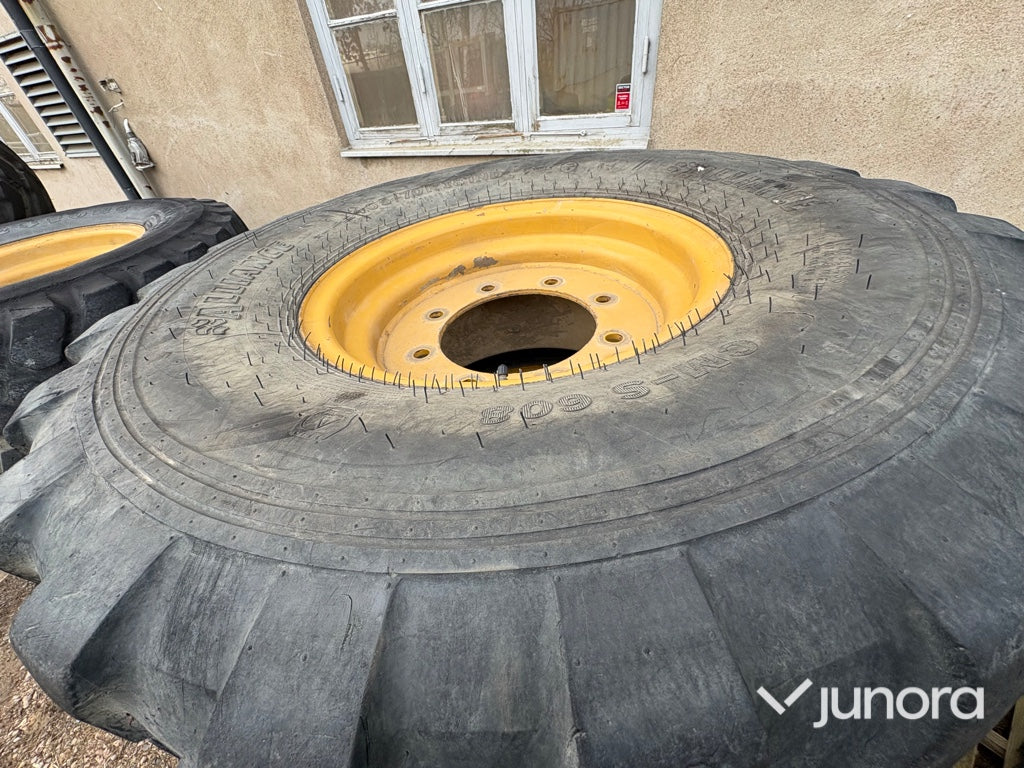 Entreprenaddäck - med fälg Alliance 405/70 R18