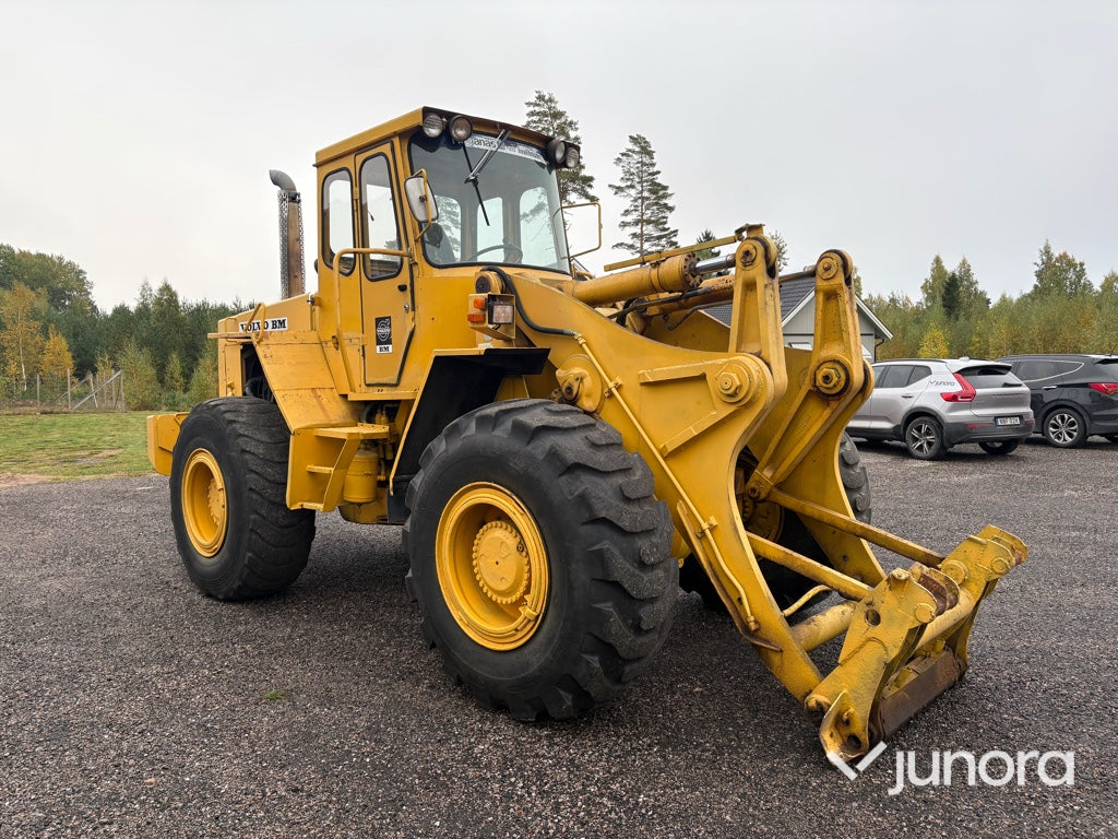 Hjullastare Volvo BM LM 1240 med redskap