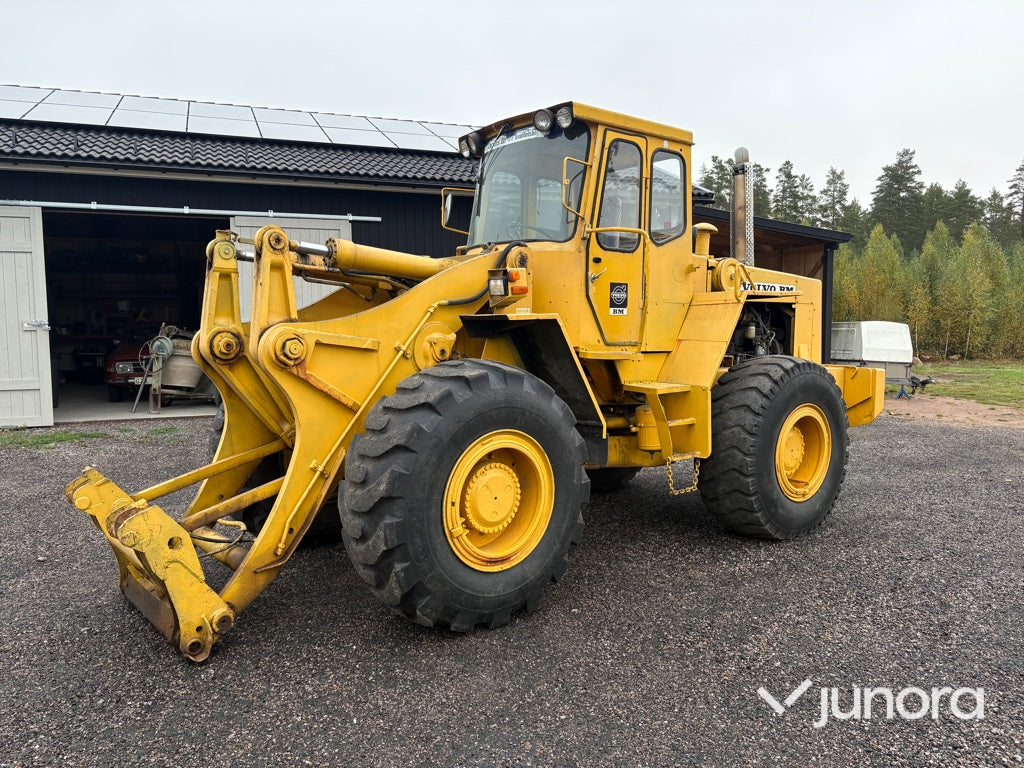 Hjullastare Volvo BM LM 1240 med redskap