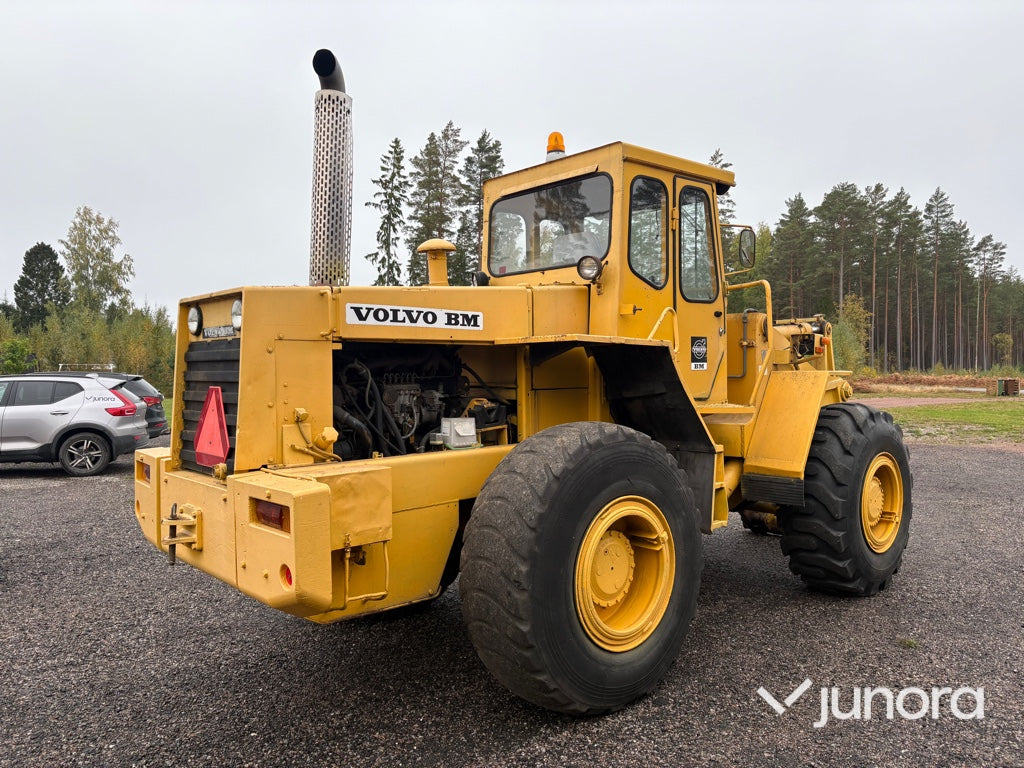 Hjullastare Volvo BM LM 1240 med redskap