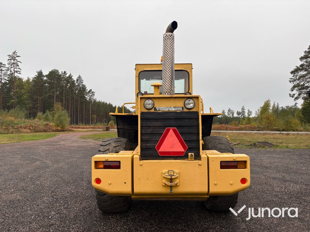 Hjullastare Volvo BM LM 1240 med redskap