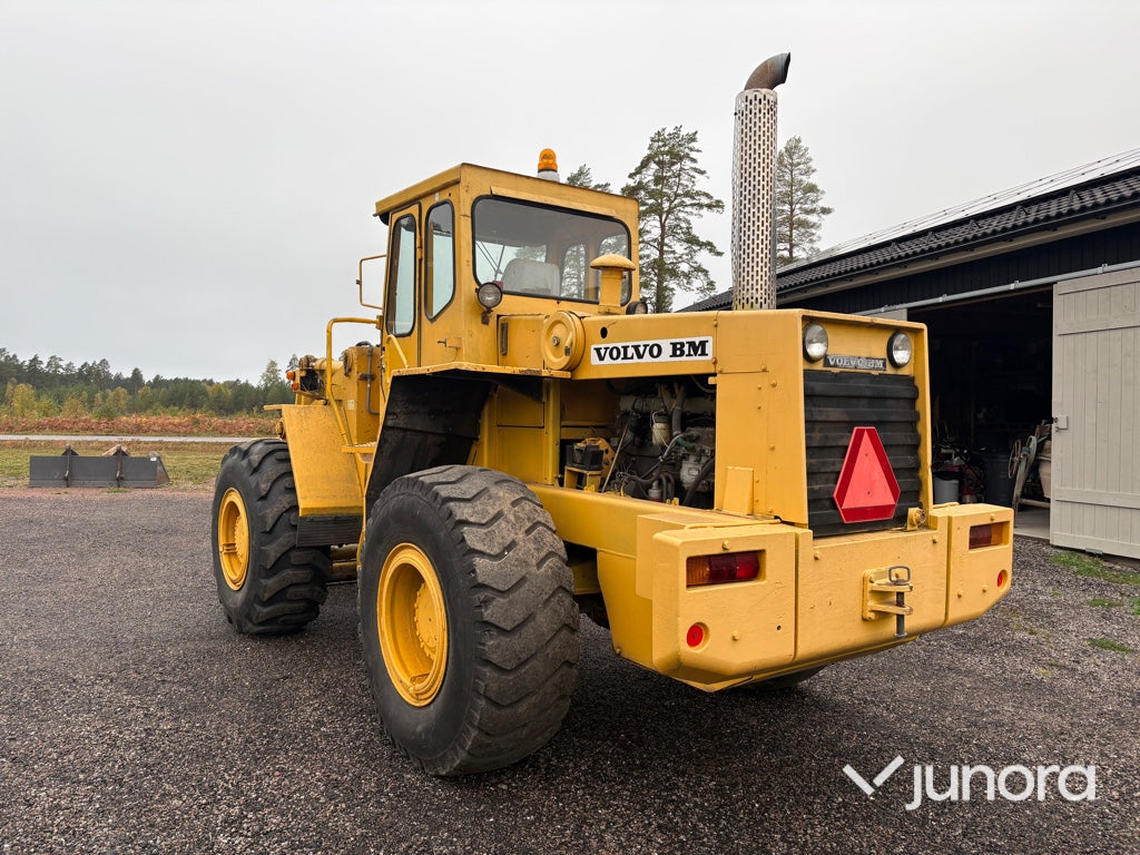 Hjullastare Volvo BM LM 1240 med redskap