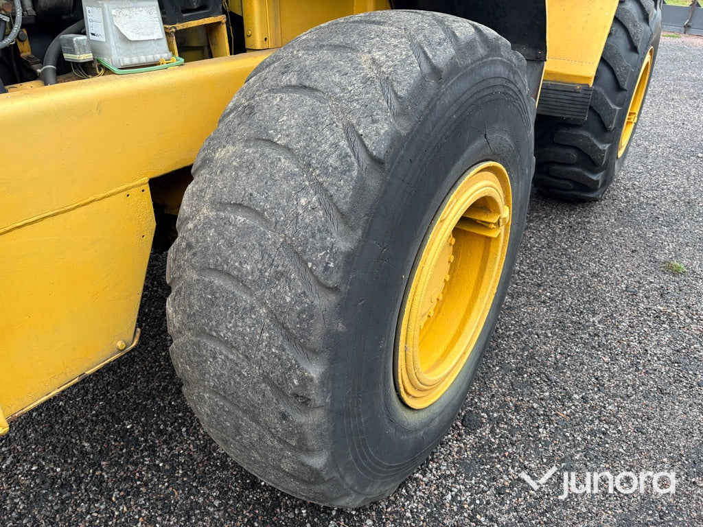 Hjullastare Volvo BM LM 1240 med redskap
