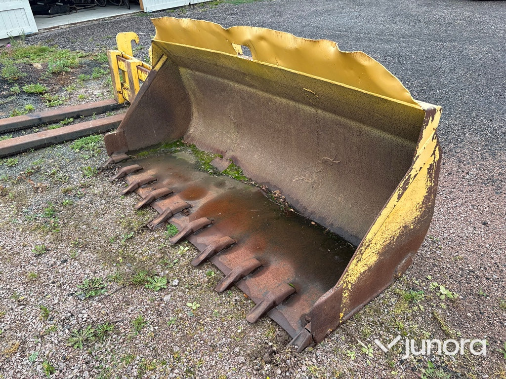Hjullastare Volvo BM LM 1240 med redskap