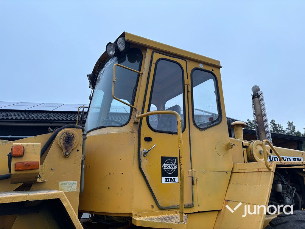 Hjullastare Volvo BM LM 1240 med redskap