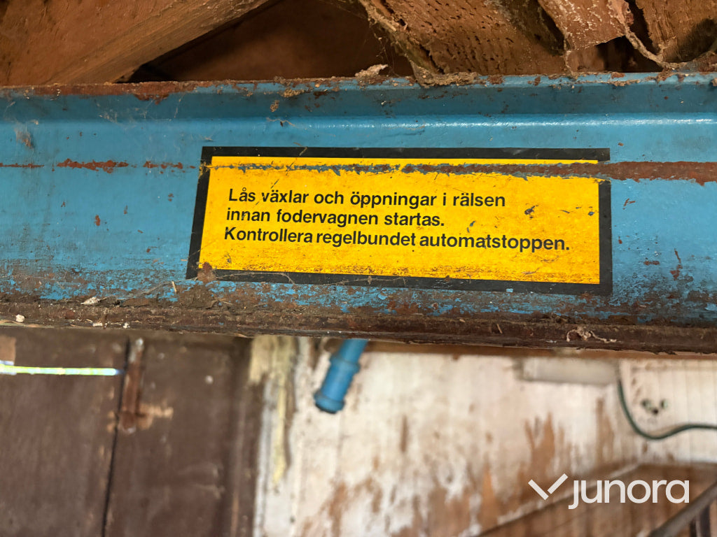 Hängräls för fodervagn (Alfa Laval)