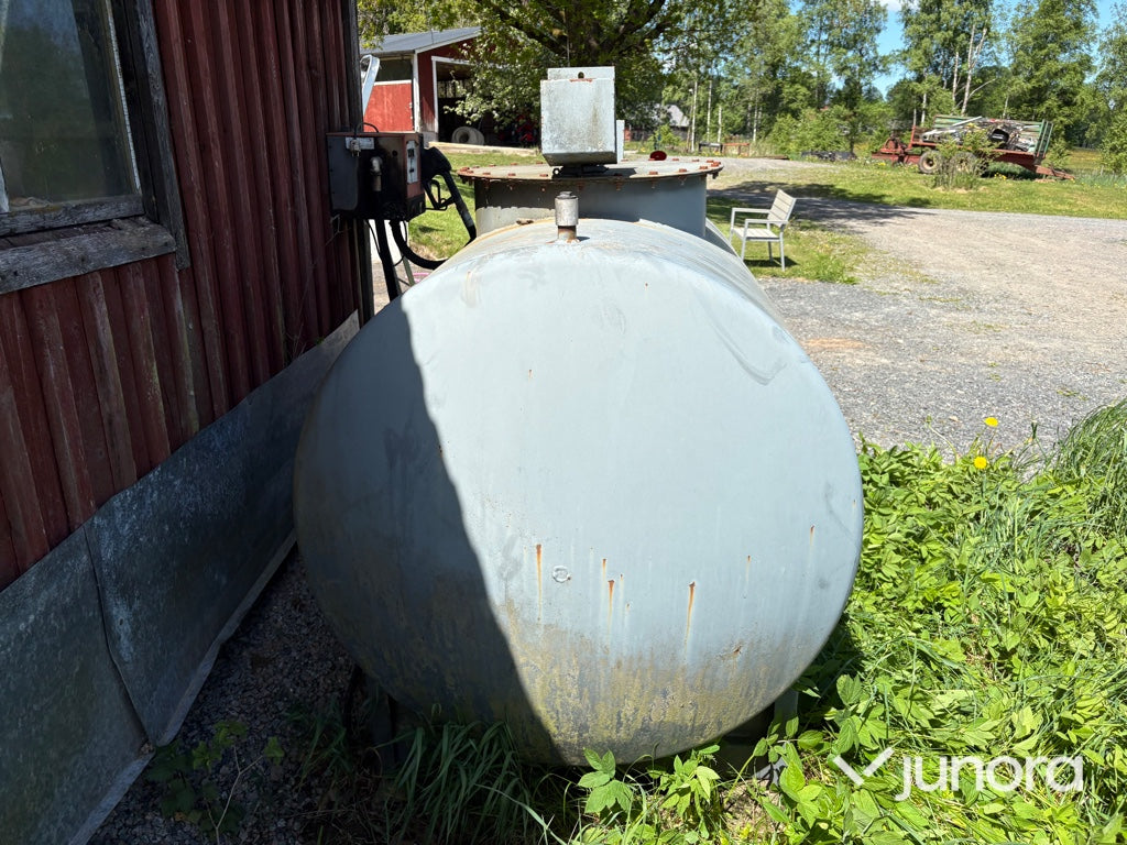 Dieseltank med pump - 1700L