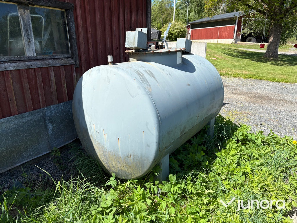 Dieseltank med pump - 1700L