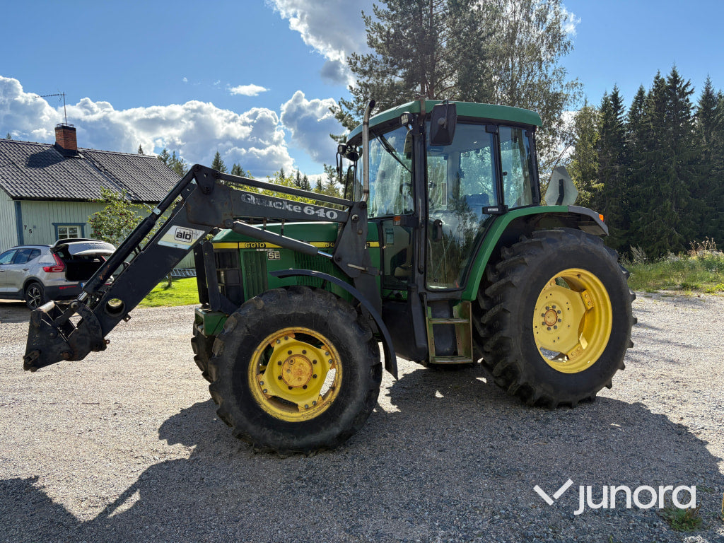 John Deere 6010