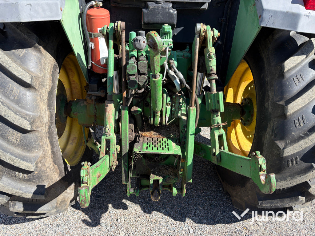 John Deere 6010