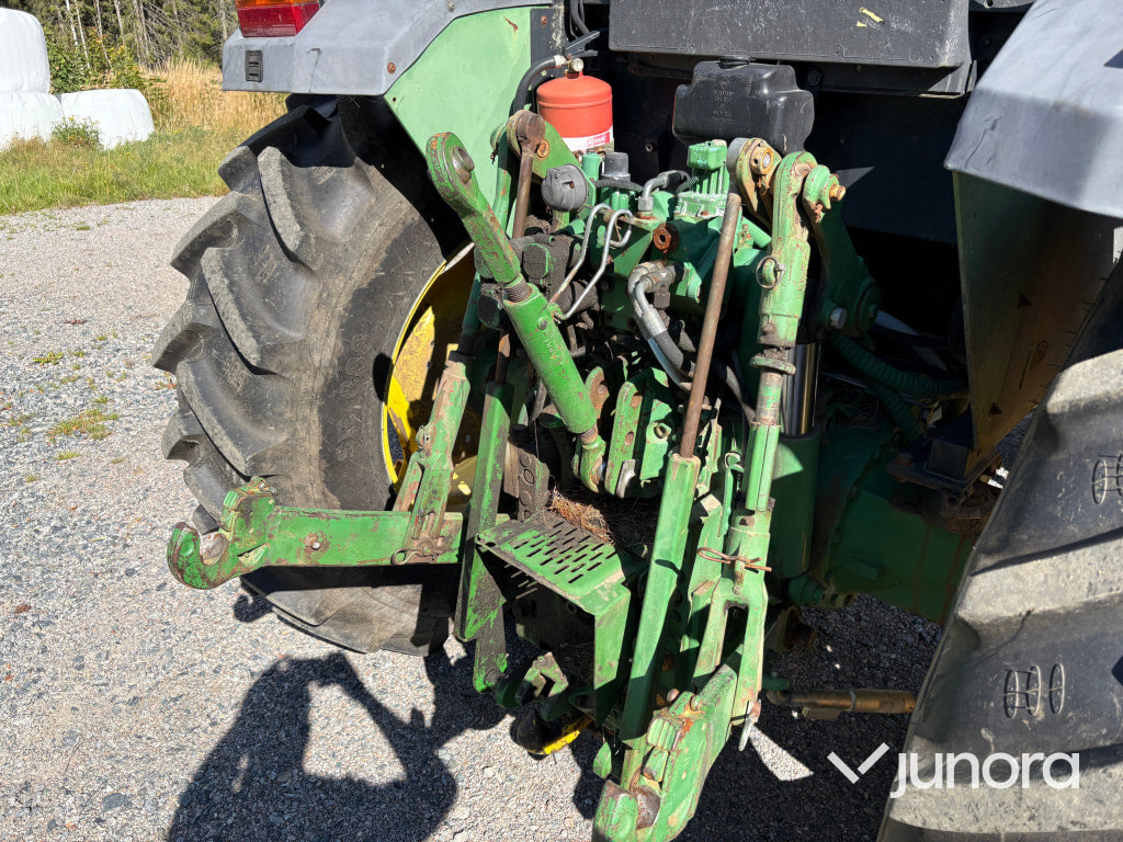 John Deere 6010