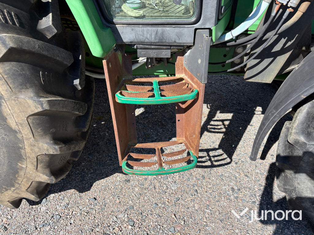 John Deere 6010