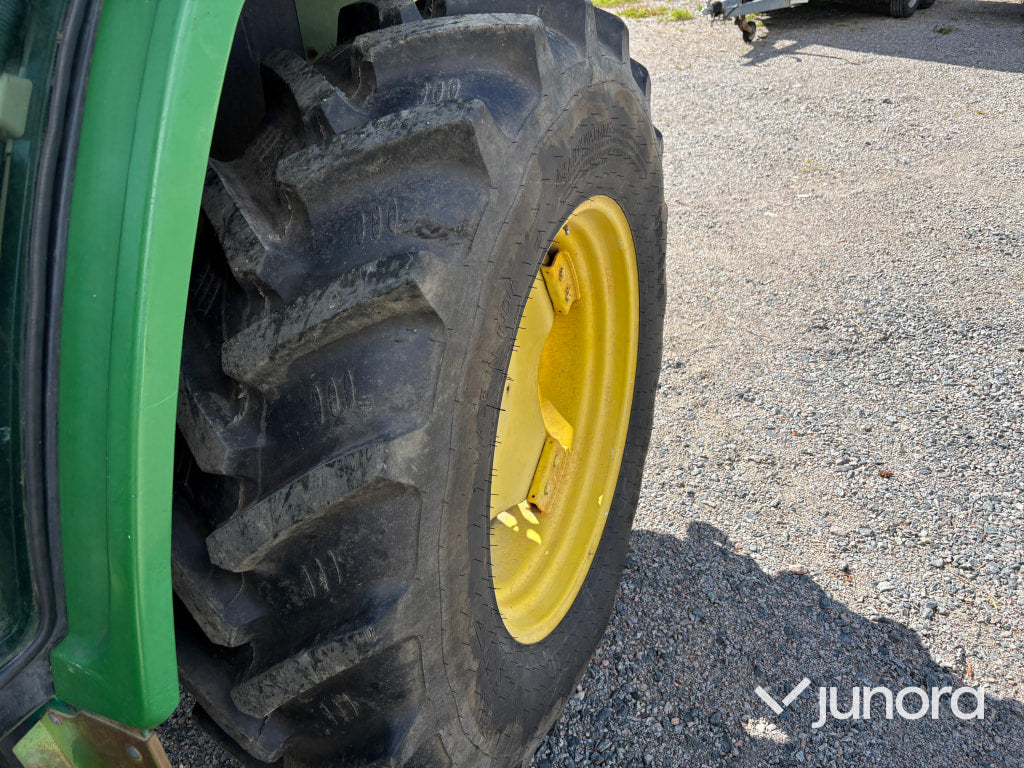 John Deere 6010