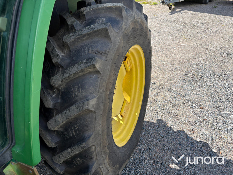 John Deere 6010