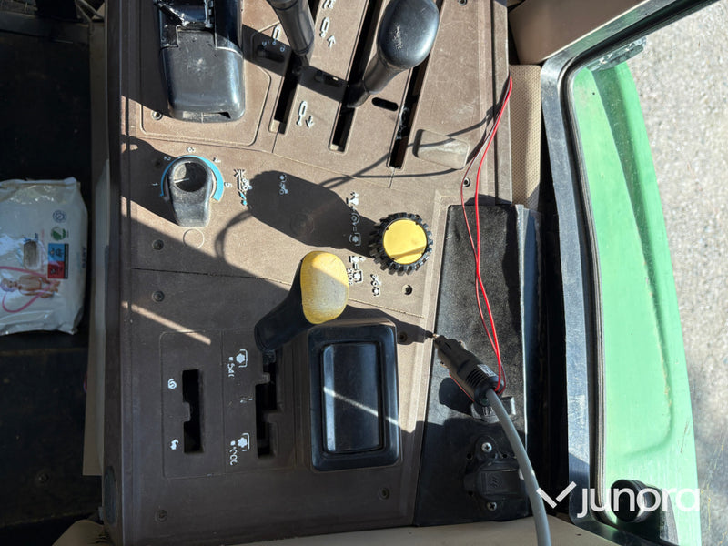John Deere 6010