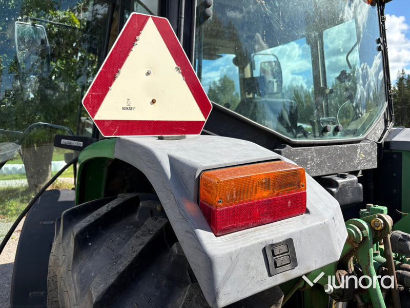 John Deere 6010