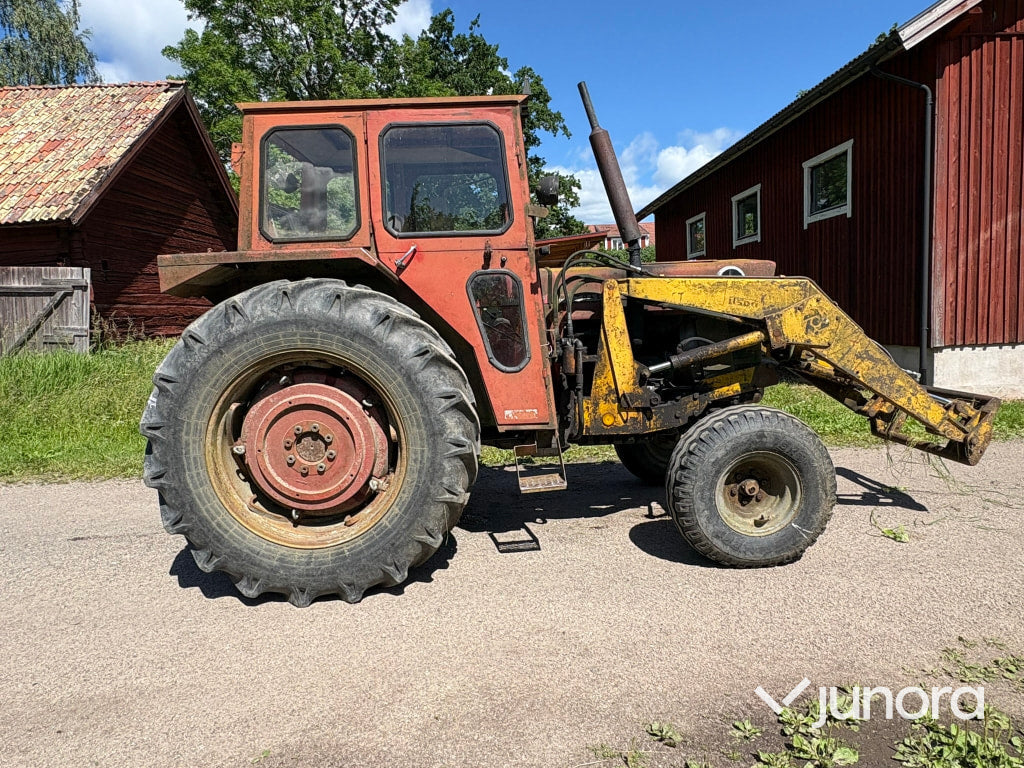 Traktor Massey Ferguson 178 med Frontlastare