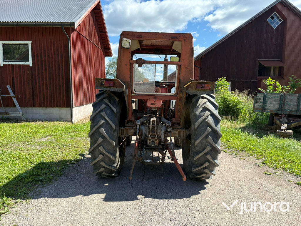 Traktor Massey Ferguson 178 med Frontlastare