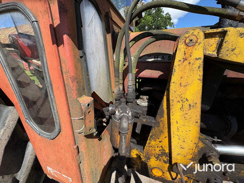 Traktor Massey Ferguson 178 med Frontlastare