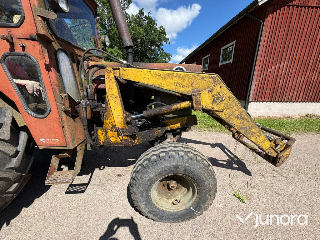 Traktor Massey Ferguson 178 med Frontlastare