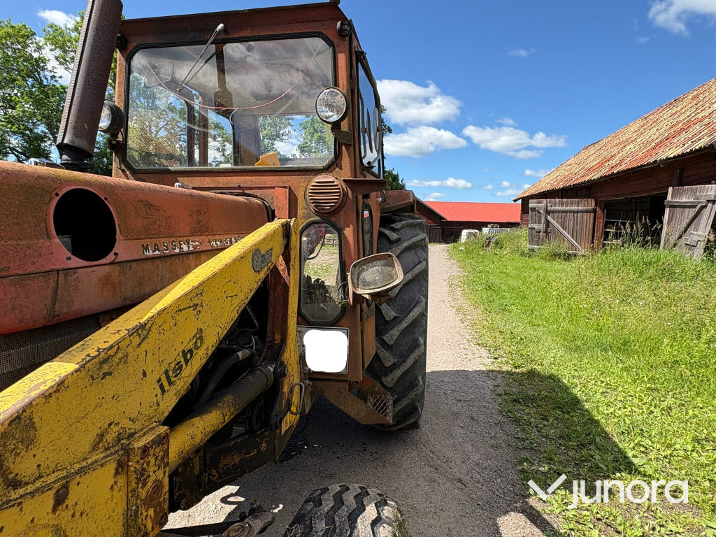 Traktor Massey Ferguson 178 med Frontlastare