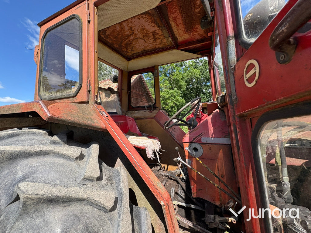 Traktor Massey Ferguson 178 med Frontlastare