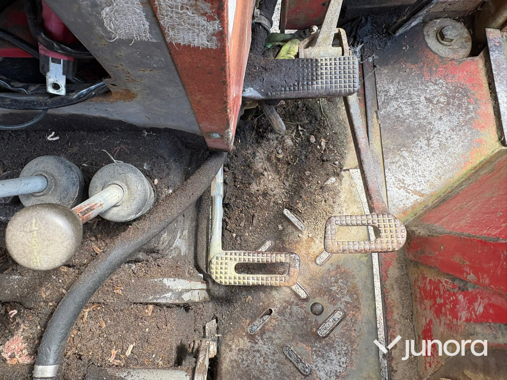 Traktor Massey Ferguson 178 med Frontlastare