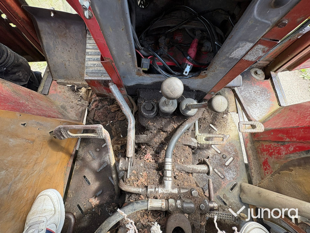 Traktor Massey Ferguson 178 med Frontlastare