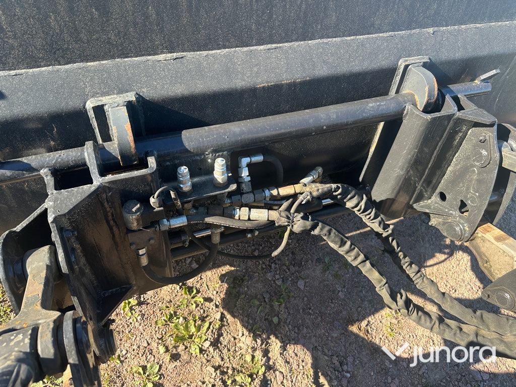 Traktor med lastare - Valtra, N113