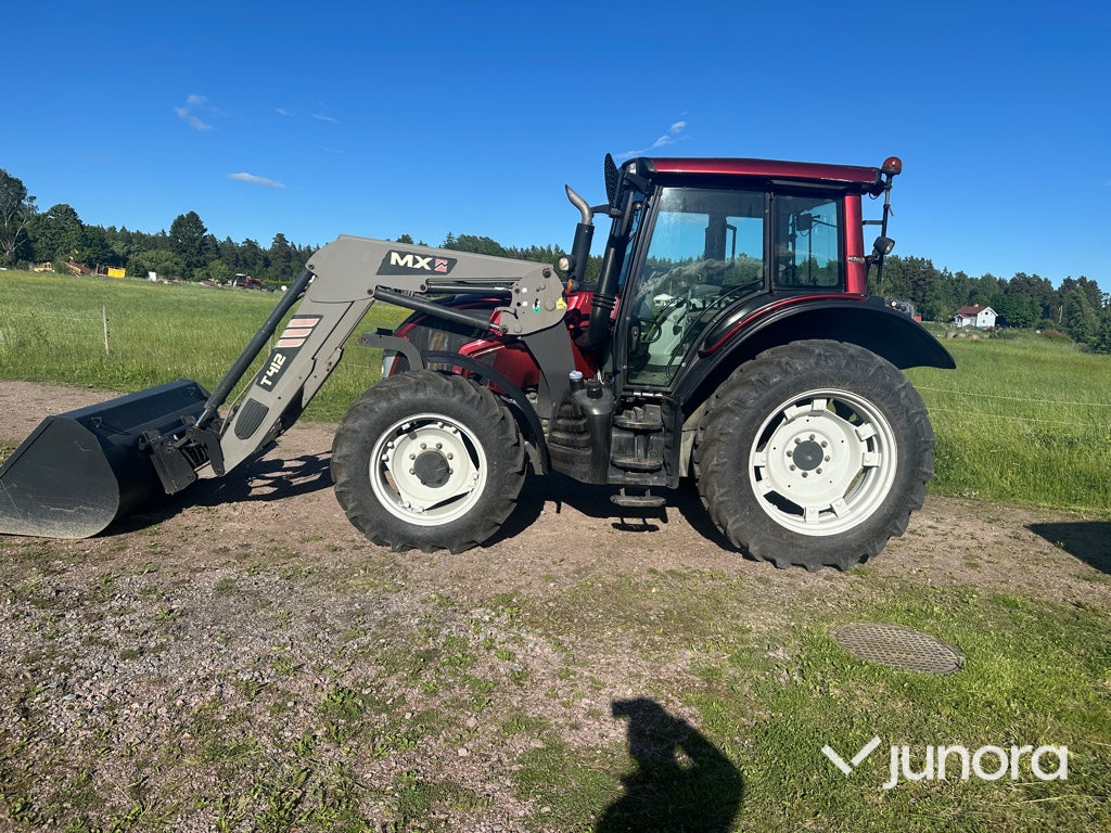 Traktor med lastare - Valtra, N113