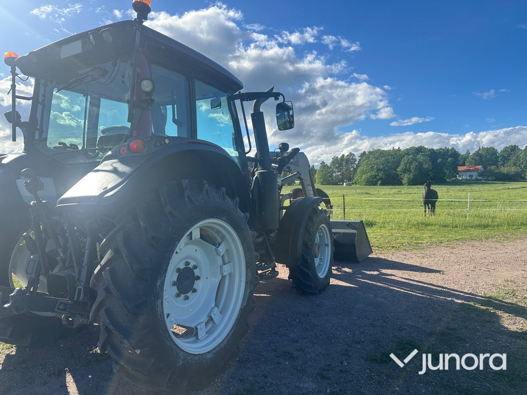 Traktor med lastare - Valtra, N113