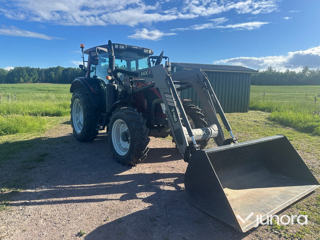 Traktor med lastare - Valtra, N113