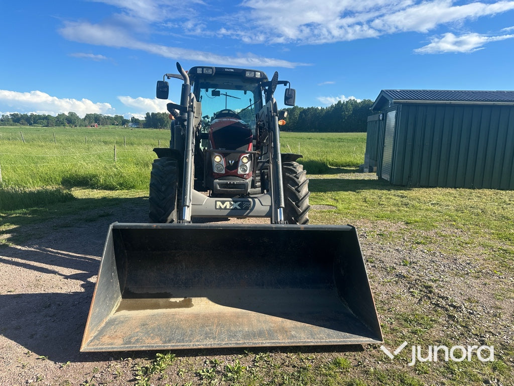 Traktor med lastare - Valtra, N113