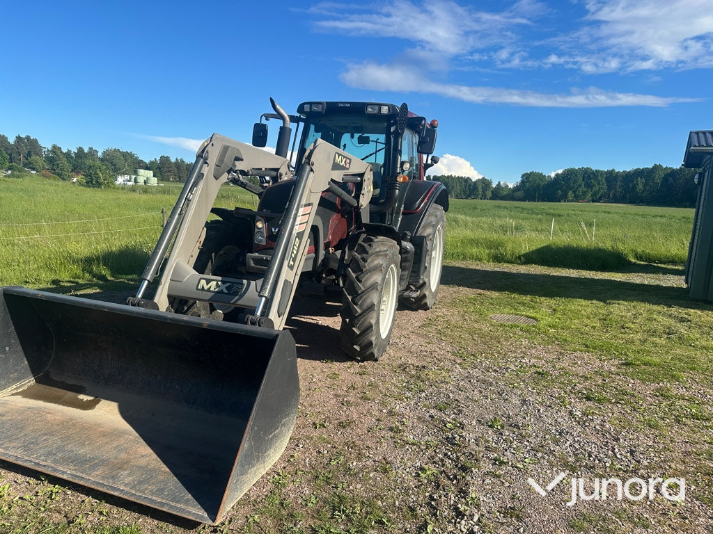 Traktor med lastare - Valtra, N113