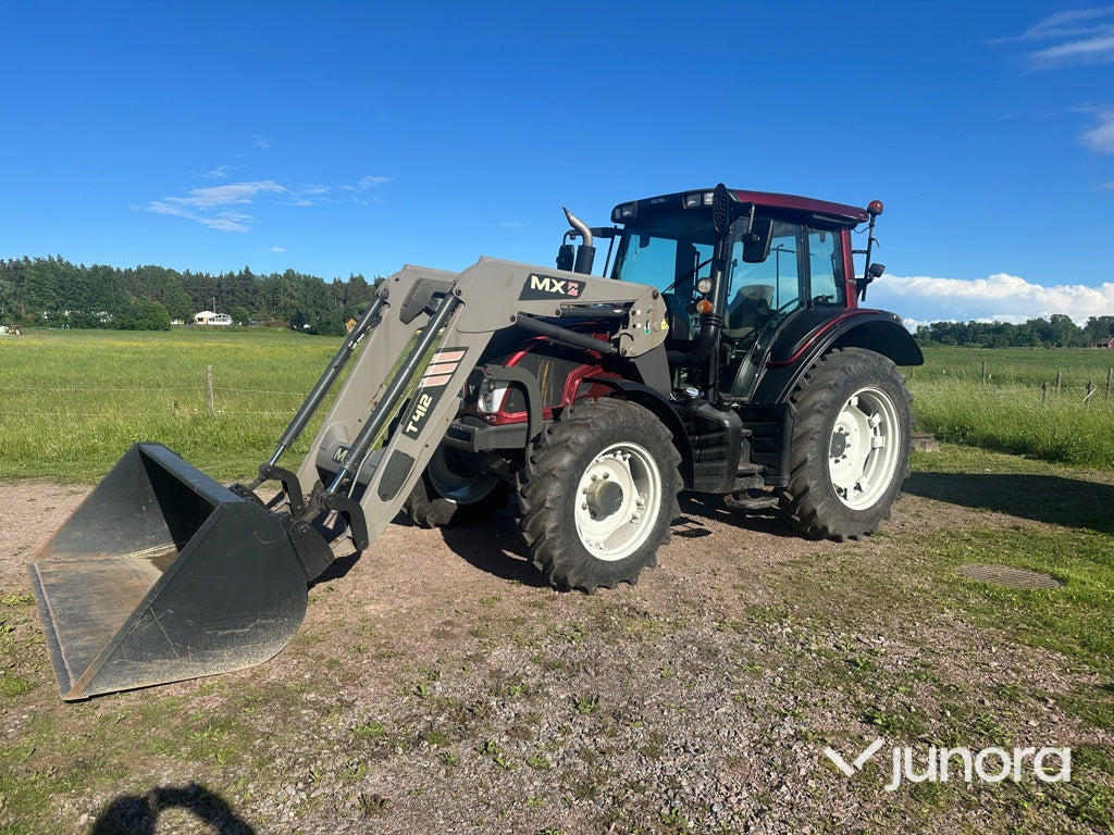 Traktor med lastare - Valtra, N113