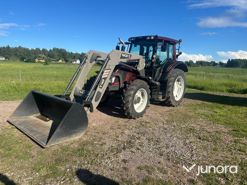 Traktor med lastare - Valtra, N113