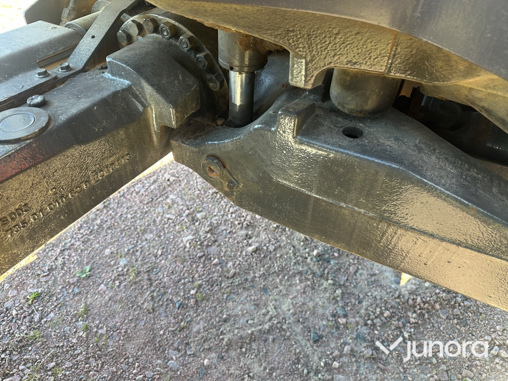 Traktor med lastare - Valtra, N113