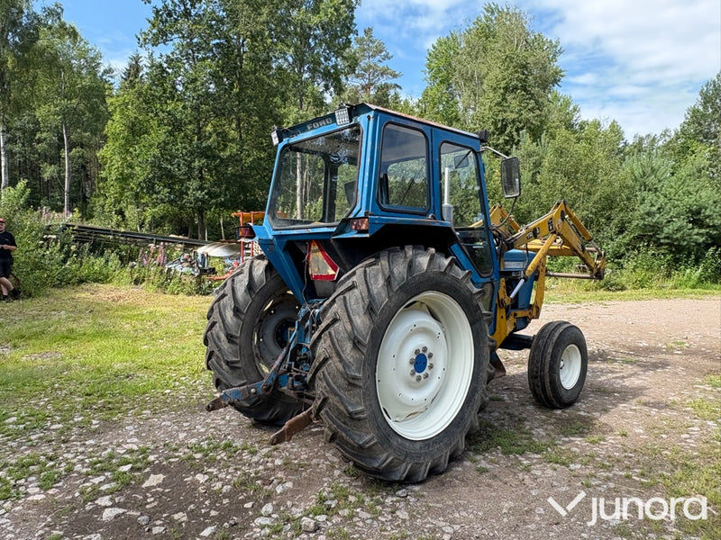 Traktor Ford 5000 med lastare