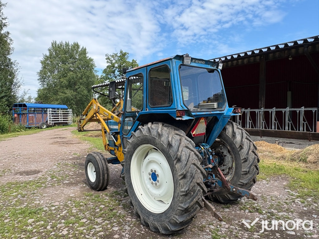 Traktor Ford 5000 med lastare