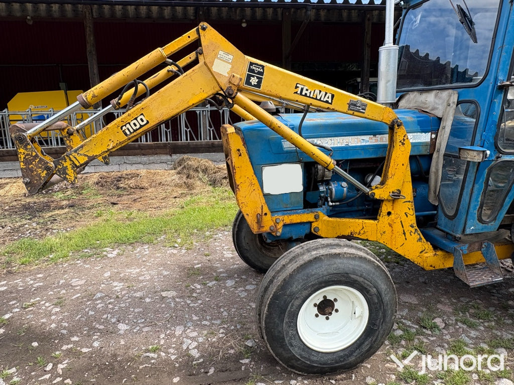 Traktor Ford 5000 med lastare
