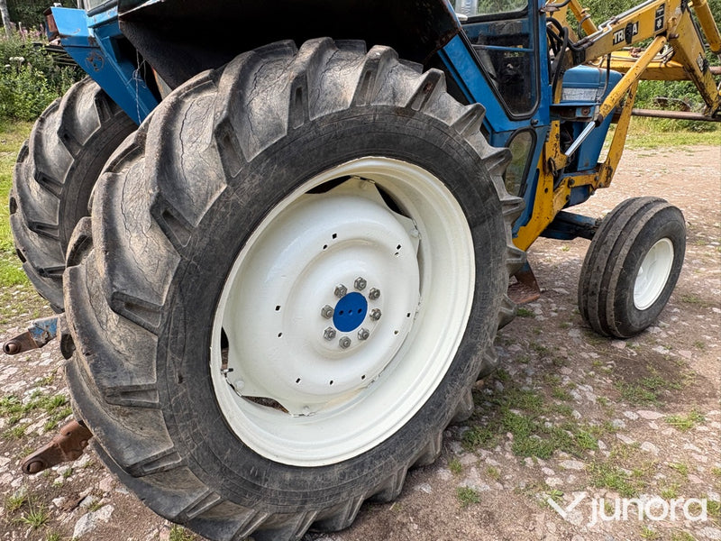 Traktor Ford 5000 med lastare