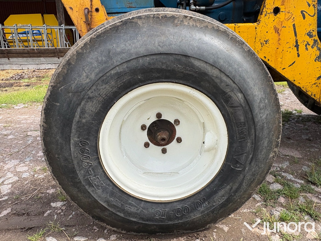 Traktor Ford 5000 med lastare