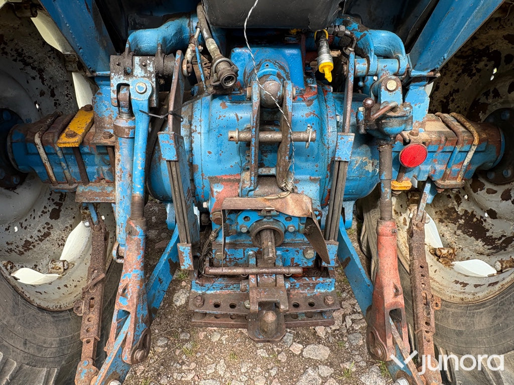 Traktor Ford 5000 med lastare