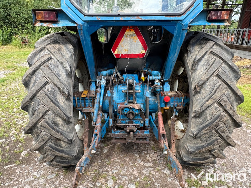 Traktor Ford 5000 med lastare