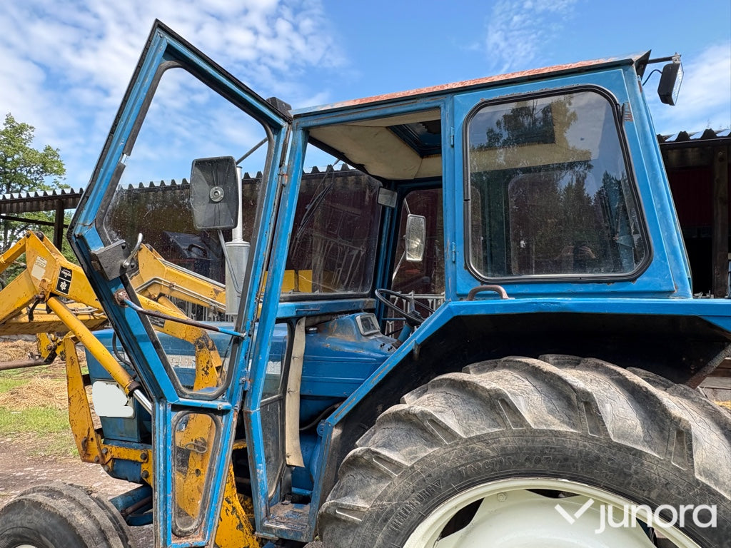 Traktor Ford 5000 med lastare